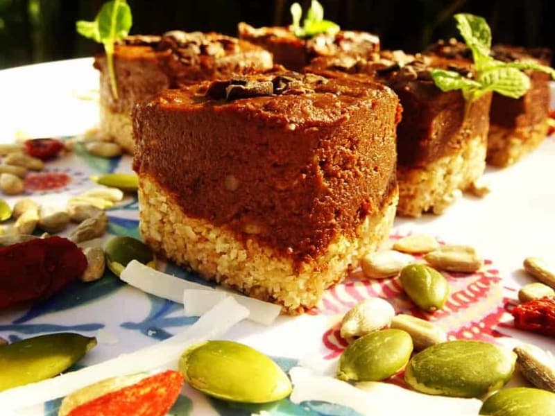 Raw chocolate and peppermint tarts