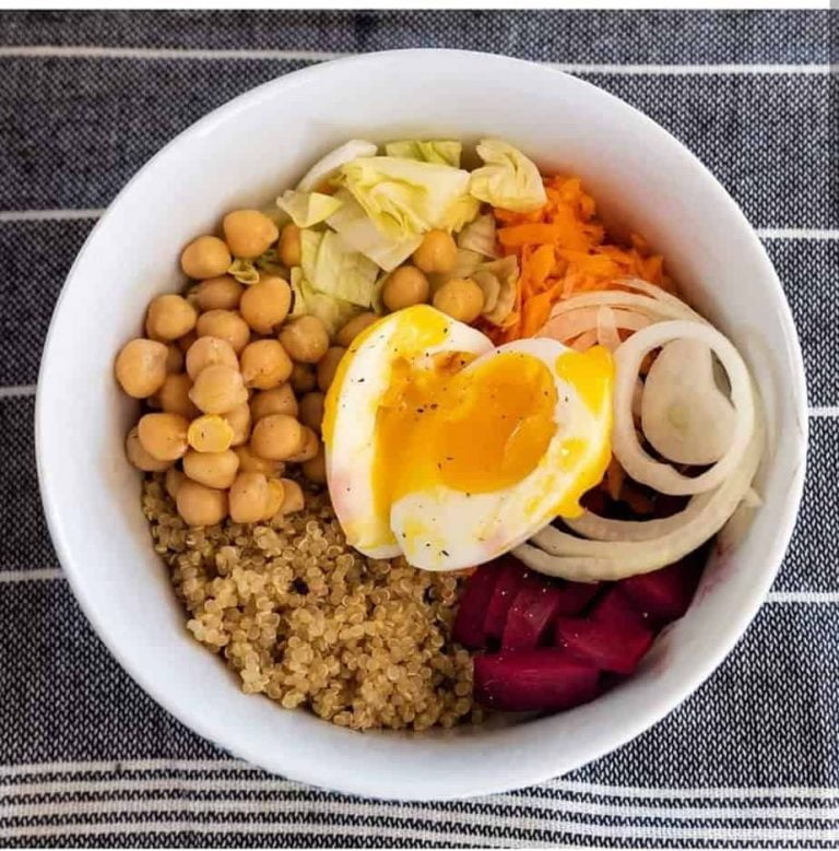 Quinoa salad bowl