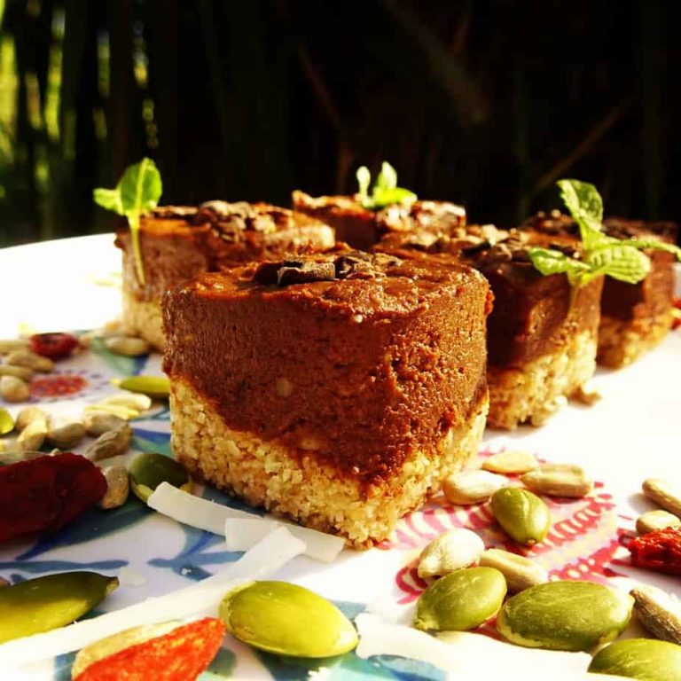 Raw chocolate and peppermint tarts