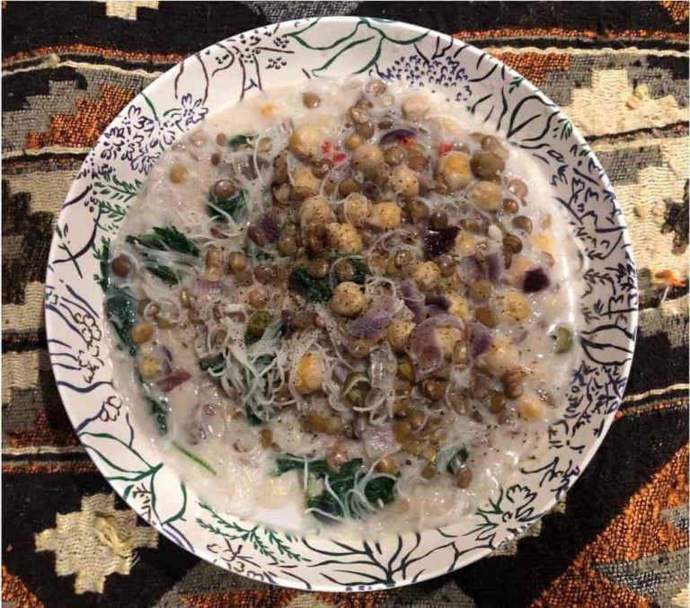 Lentil, Chickpea, nettle & coconut curry