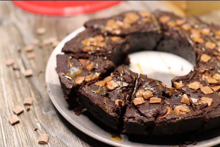 Rolo Overload Brownies – Omnia Style.